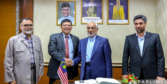 ایران و مالزی در پیشبرد اهداف امت اسلامی می‌توانند نقش آفرین باشند