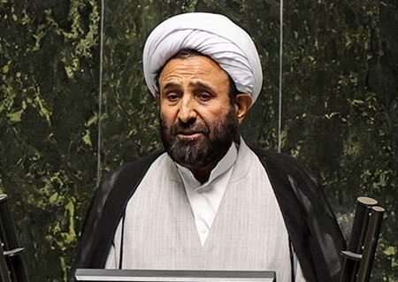 آمریکا جایگاه پسته را تصاحب کرده است/ بانک مرکزی قید و بند ارز صادراتی را بردارد