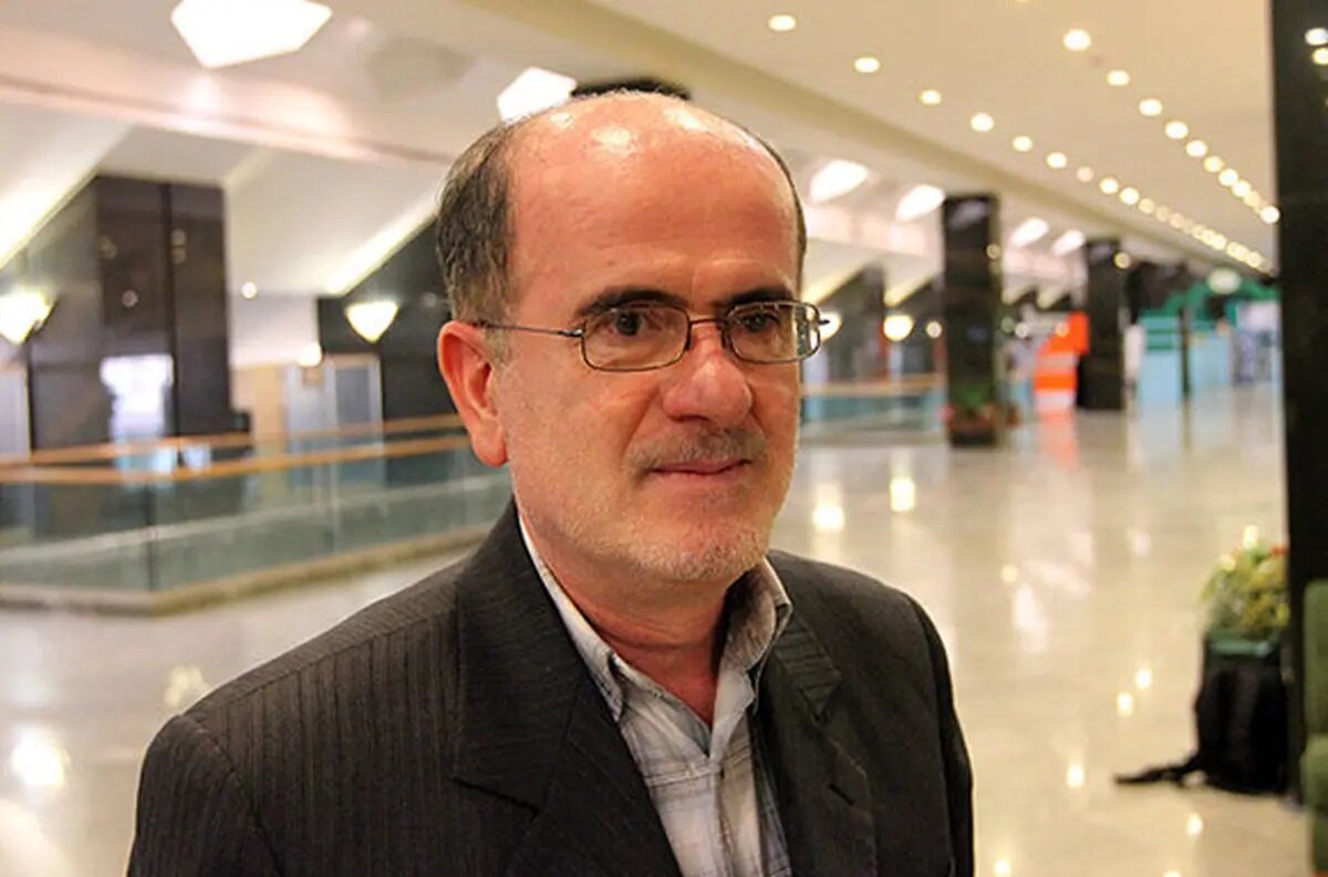 در بودجه ۱۴۰۴ باید به منافع مردم بیشتر توجه شود / دولت تصمیم خود در رابطه با بنزین را شفاف کند