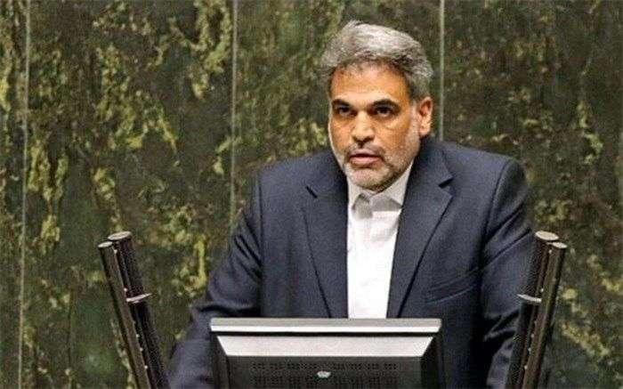 سیاستگذاران تیم اقتصادی دولت باید پاسخگو باشند نه فقط وزیر اقتصاد