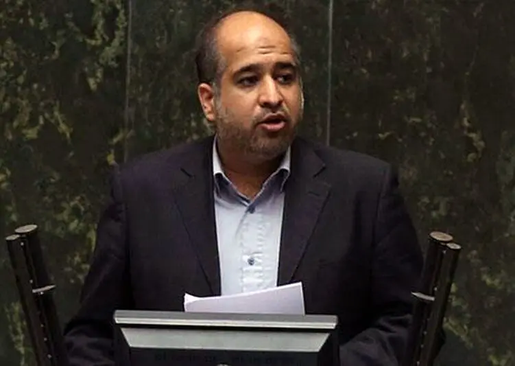 جنبش دانشجویی پای استقلال کشور ایستاده است