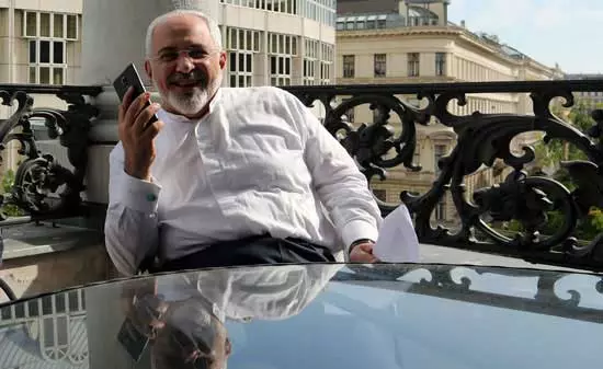 ظریف حساب‌های تلگرام و واتساپ خود را غیرفعال کرد