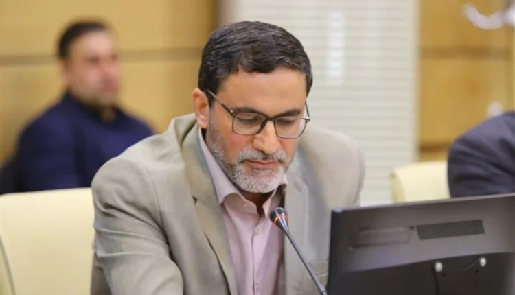 بانک مرکزی میتواند عرضهکنندگان بزرگ ارز مانند پتروشیمیها و فولادیها را پای کار بیاورد