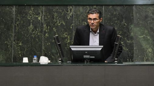 حقوق‌ها سالانه ۱۵ درصد افزایش می‌یابد اما قیمت‌ها هر روز ۱۵ درصد بالا می‌رود