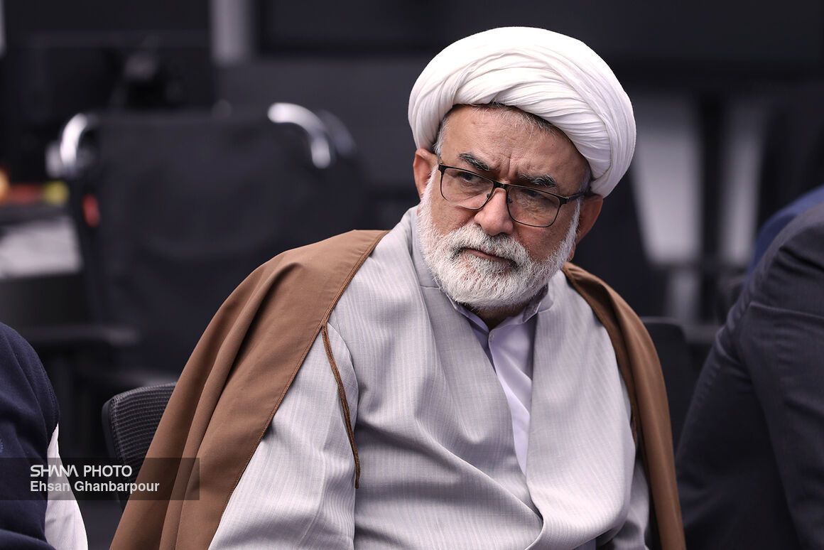 نفت متعلق به تمام مردم کشور است و همه مردم در آن سهم دارند