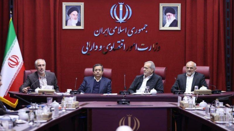 تصمیمات اقتصادی در جلسه سران قوا اتخاذ میشود/ مقصر دانستن یک نفر در مشکلات اقتصادی بیانصافی است