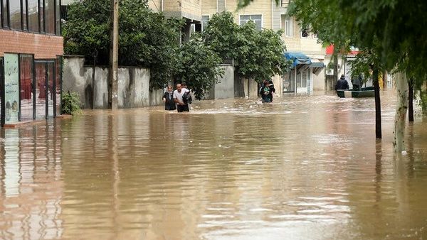 آب جاری شده در رشت فراتر از ظرفیت رودخانهها است/ تخلیه منازل، تنها راهکار در شرایط فعلی