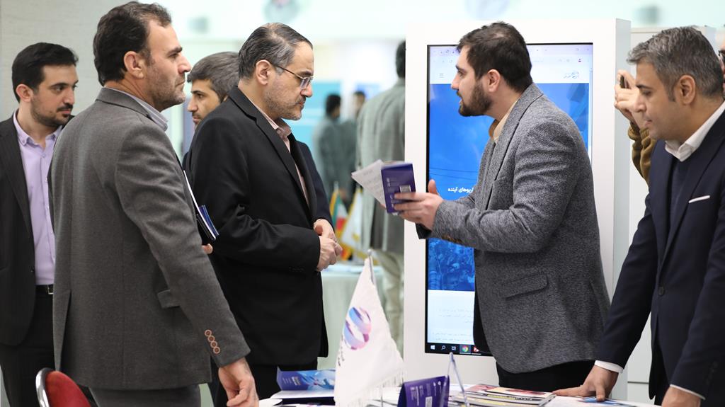 حکمرانی مبتنی بر شواهد بدون ظرفیت اندیشکده ها امکان پذیر نیست/ اندیشکده‌ها پل میان علم و سیاست هستند