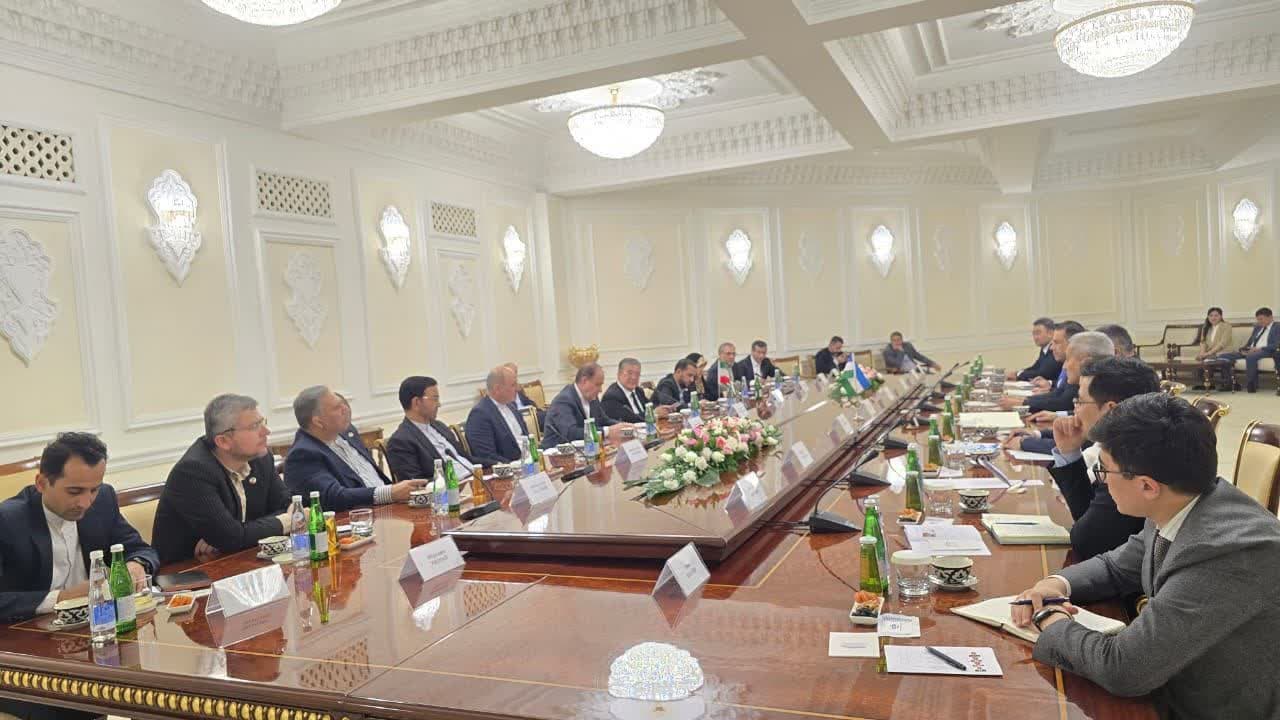تأکید ایران و ازبکستان بر توسعه روابط تجاری و پارلمانی