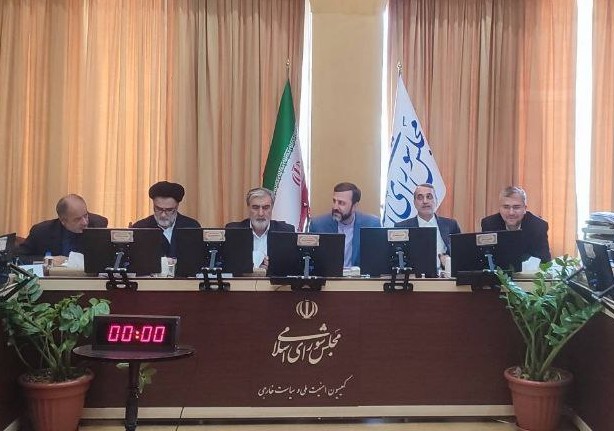 رفع تحریمها باید منجر به انتفاع اقتصادی ملت شود / غنیسازی خط قرمز مذاکرات است