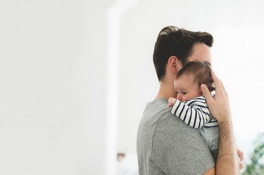 پدران نوزادان، میان قانون و تفسیر سلیقهای گرفتار شدهاند