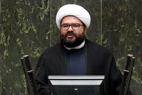 دولت تسهیلات کافی برای زلزله‌زدگان کاشمر پرداخت نکرده است