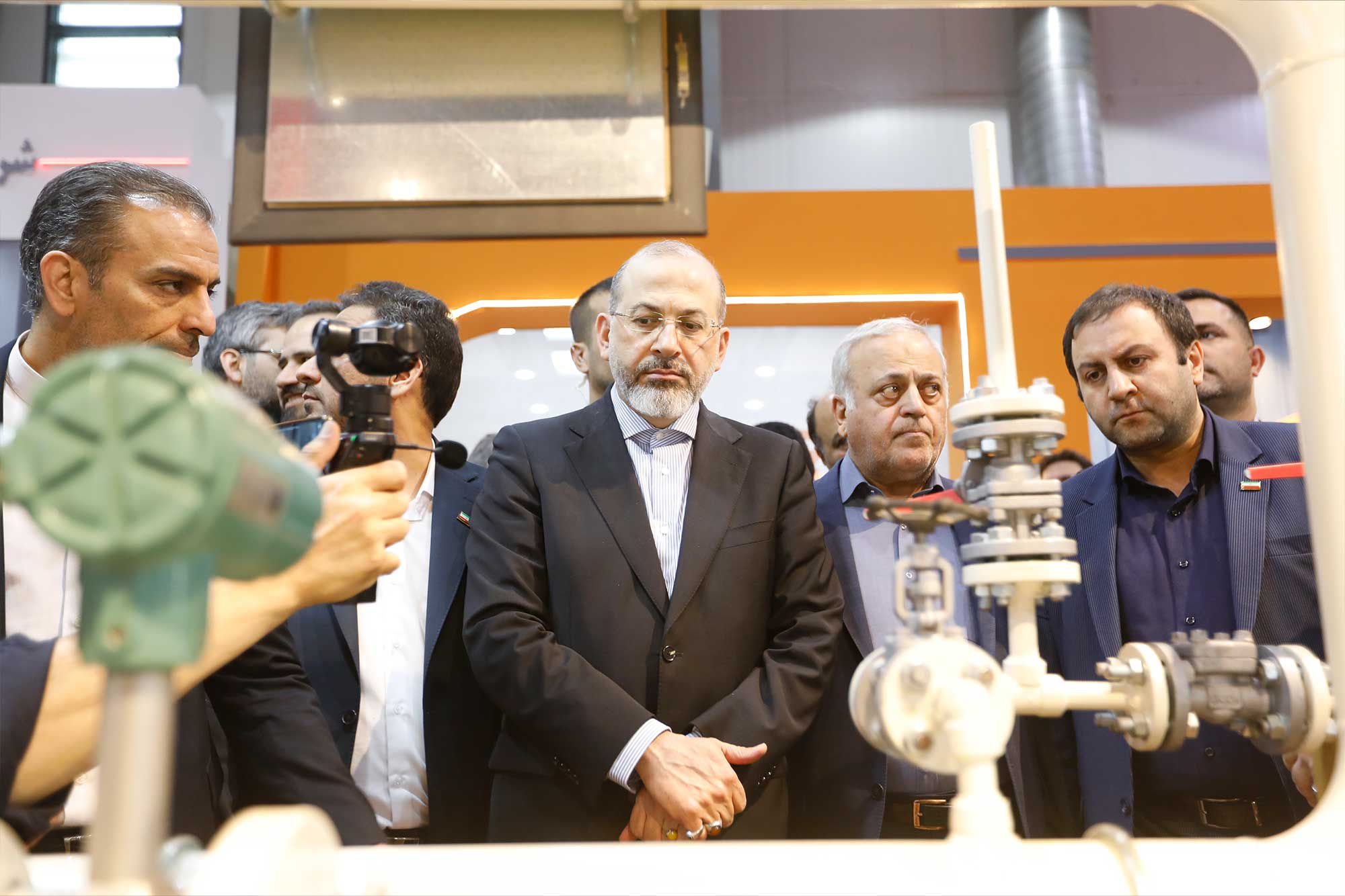 باید عرصه فعالیت برای بخش خصوصی واقعی در صنعت نفت و گاز فراهم شود