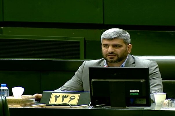 شهید رئیسی در زمان کرونا، سیل و زلزله راهگشای گره‌های مدیریتی بود