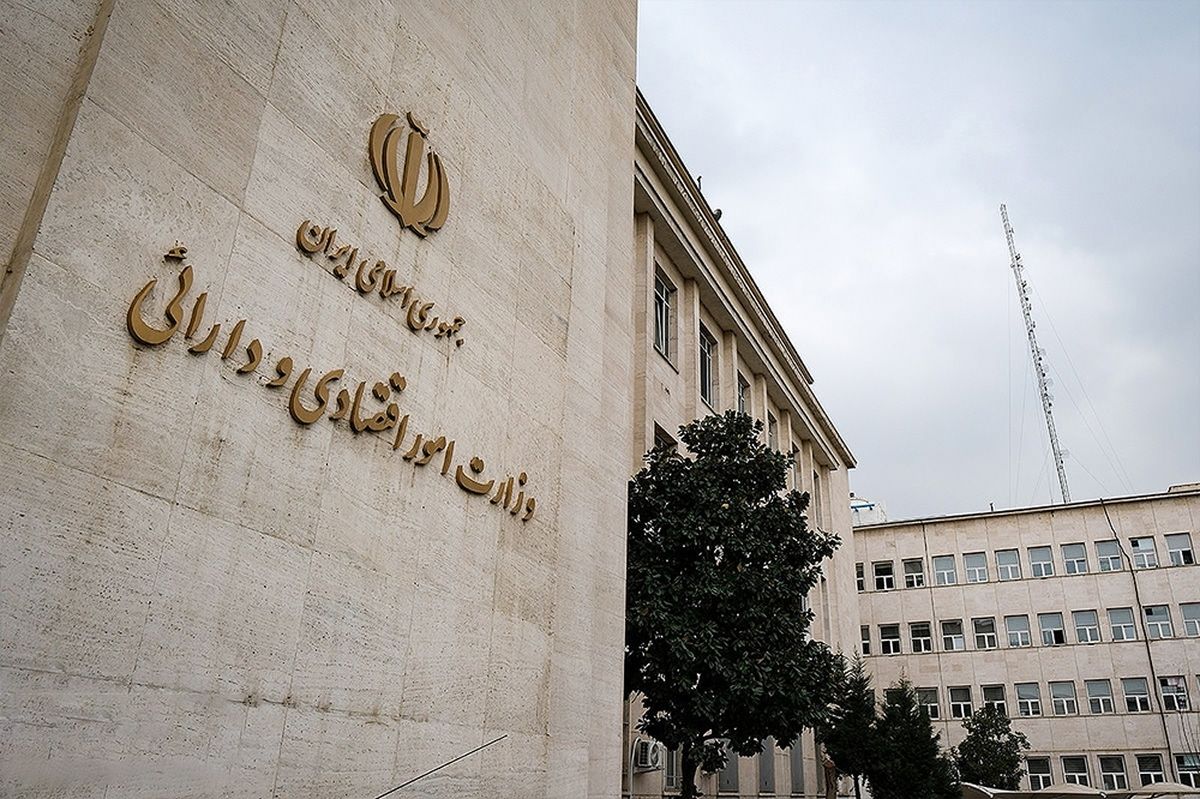 تعویق معرفی وزیر اقتصاد و دارایی؛ رئیس‌جمهور در مهلت قانونی اقدام می‌کند