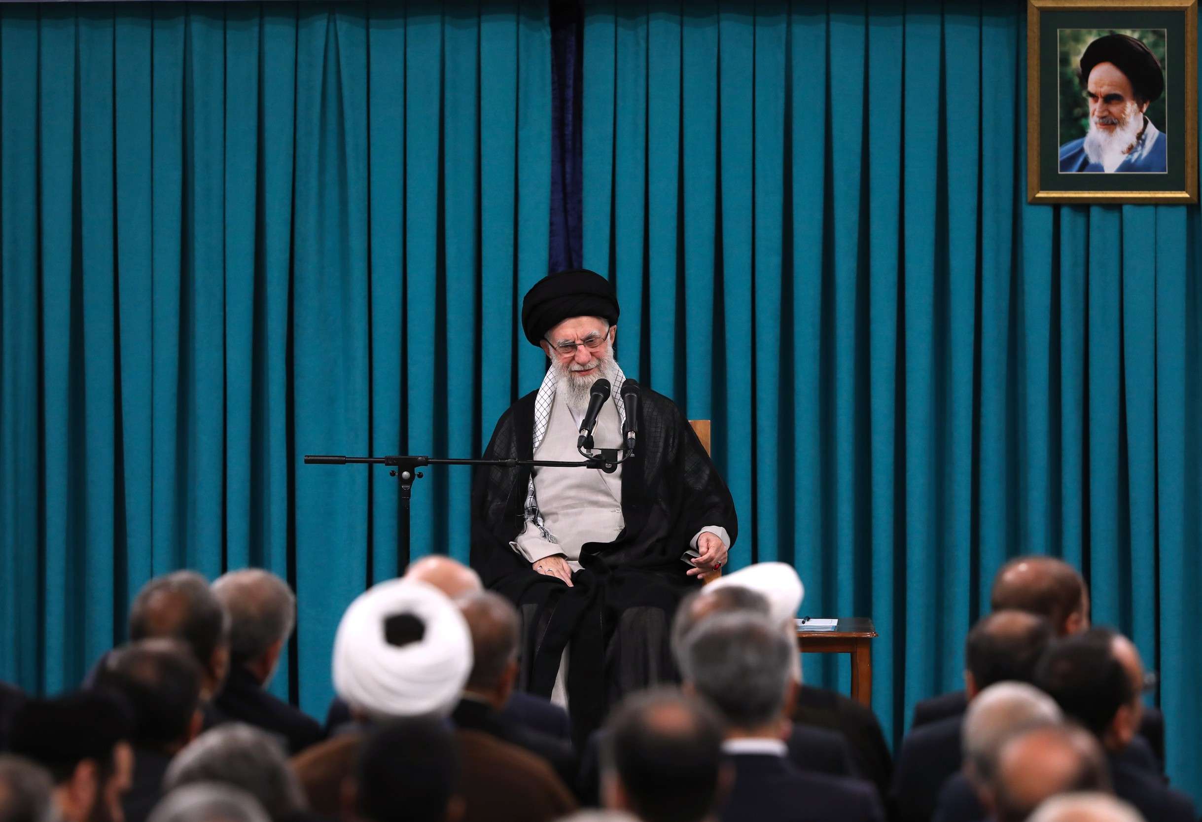 دیدار نمایندگان مجلس شورای اسلامی با رهبر انقلاب