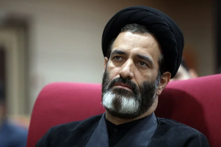 تقاص خون شهیدان باقی مانده است