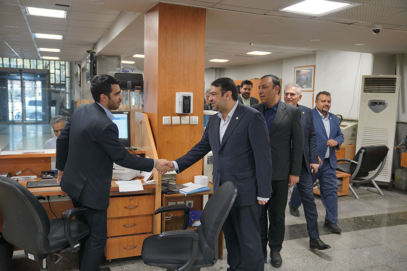 نجارزاده: استمرار خدمات بانکی و درگاه های غیرحضوری بانک ملی ایران در سراسر کشور