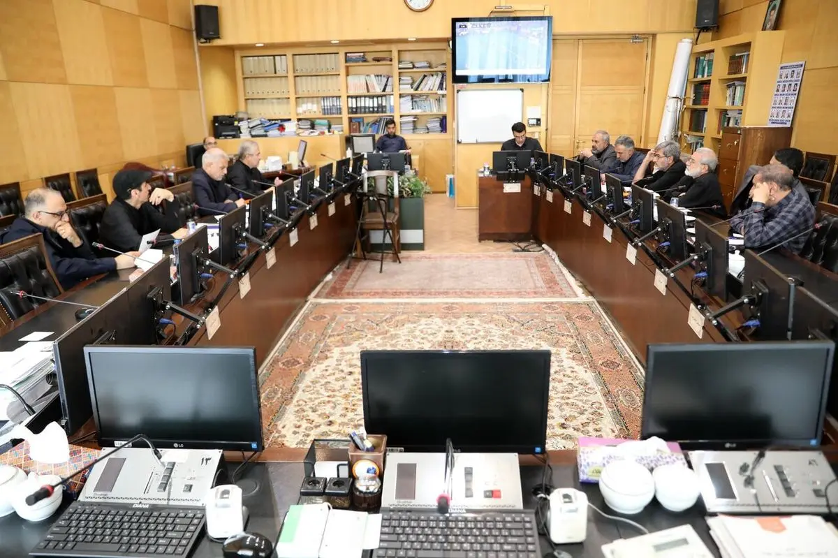 جلسه جمع‌بندی گزارش بازدید کارگروه‌های مجمع نمایندگان استان تهران از جنگ تحمیلی ۱۲ روزه