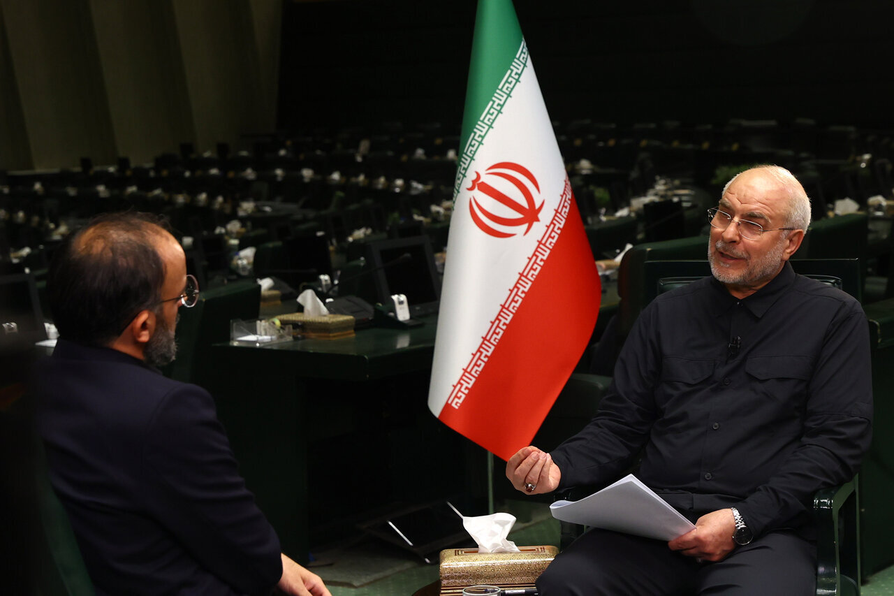 گفت‌وگوی رئیس مجلس از ابعاد و جزئیات جنگ تحمیلی ۱۲ روزه