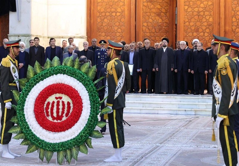 تجدید میثاق رئیس جمهور و اعضای هیئت دولت با آرمان‌های امام(ره)