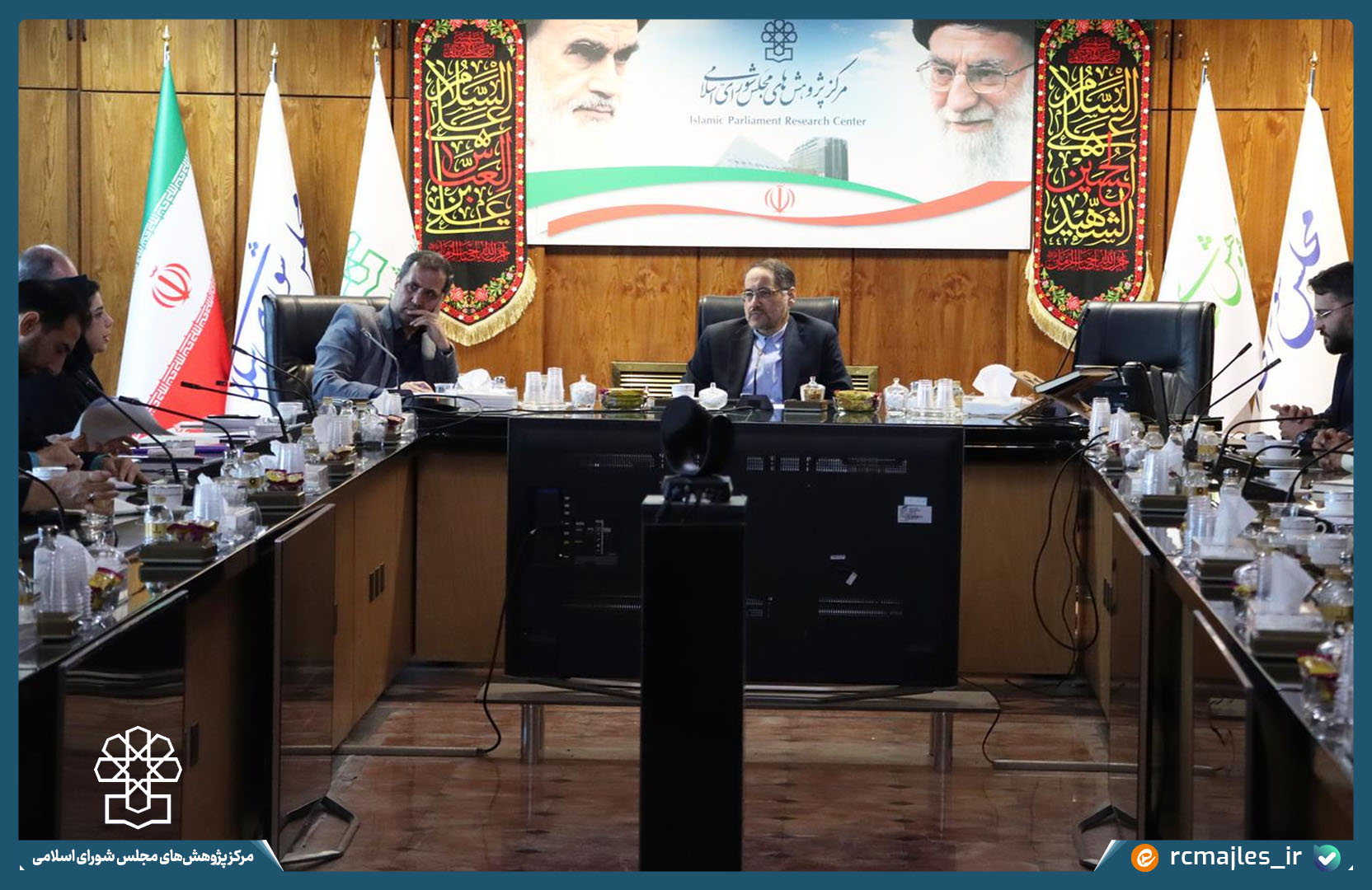 اصلاحات نظام اداری باید از دستگاه هایی با پیچیدگی های کم شروع شود