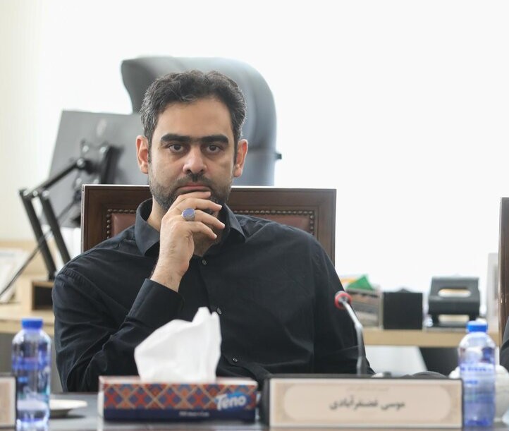 انتقاد ثابتی از نحوه مدیریت مجلس