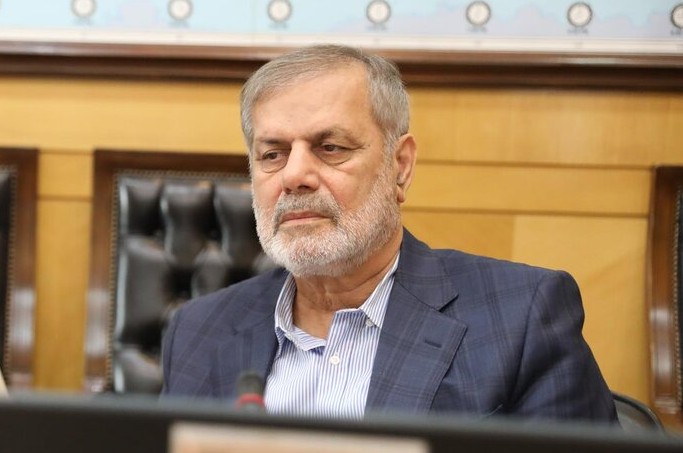 رقابت بر سر کرسی‌ها، جای خدمت به مردم را گرفته است