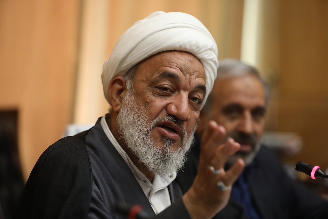 انقلاب و مردم انقلابی را نشناخته‌اید