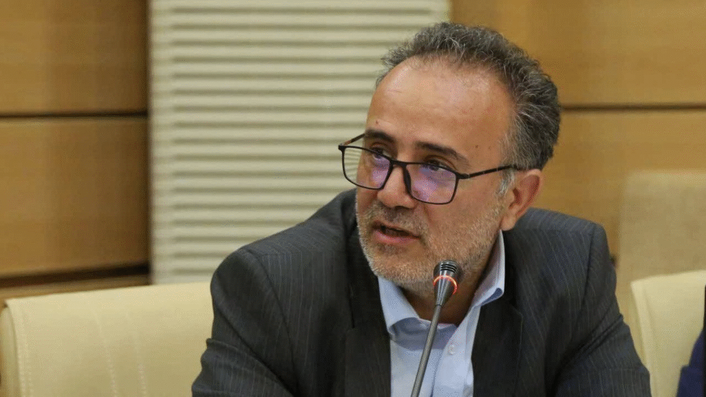 دولت باید به مشکلات معیشتی و قطعی برق رسیدگی کند