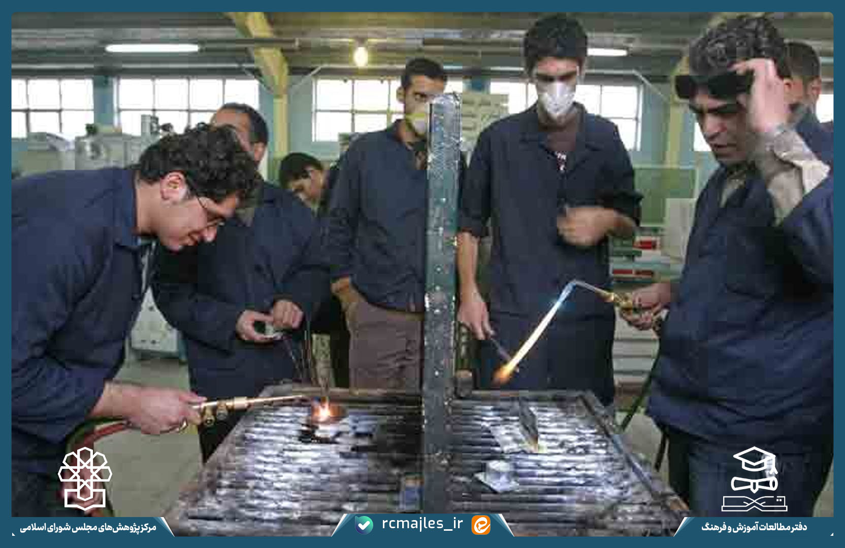 آسیب شناسی هنرستان های جوار صنعت و کارخانه و ارائه راهکارهای اصلاحی