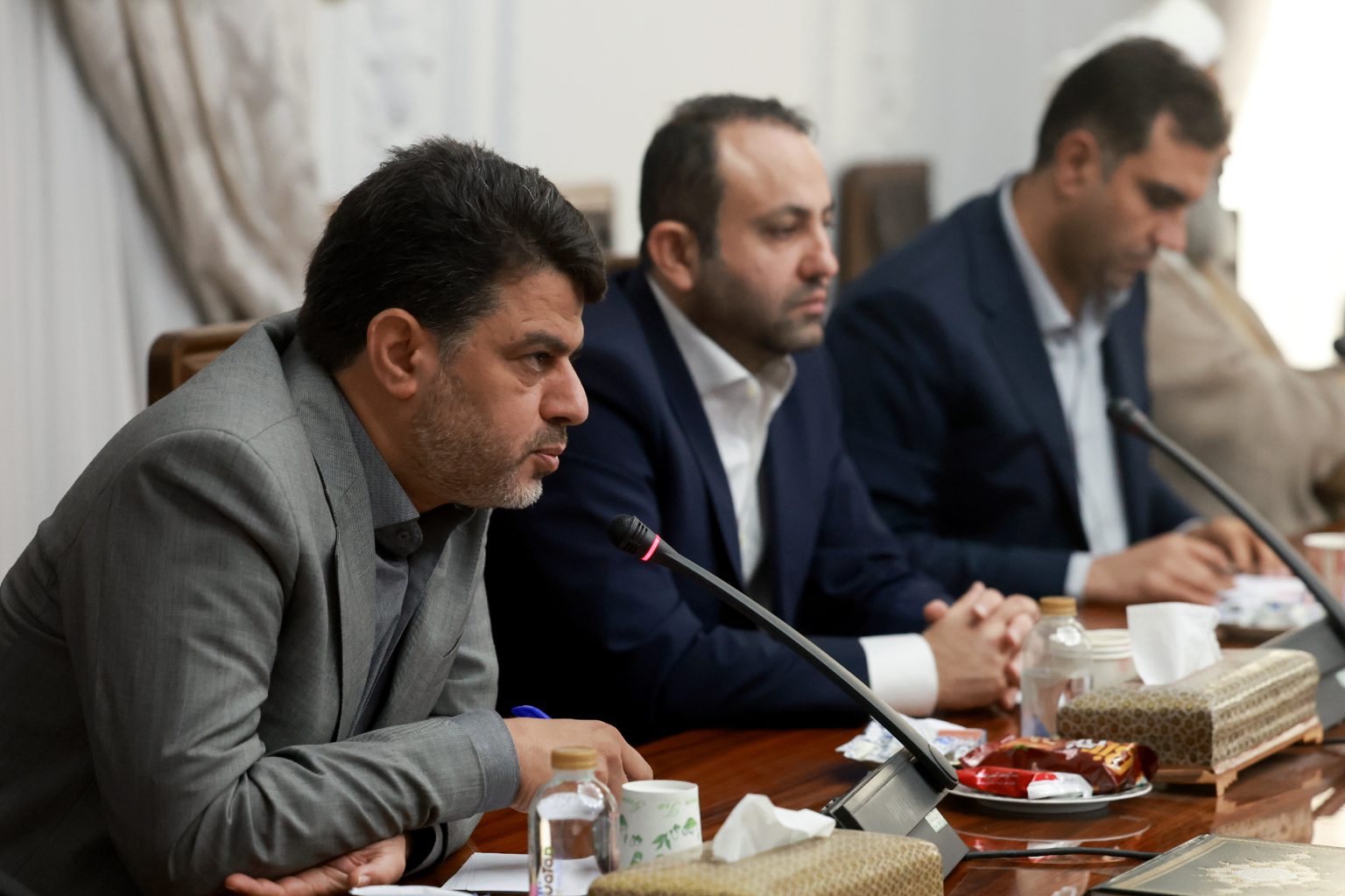 کار نمایندگی تعطیل‌بردار نیست / انتقاد از تعطیلی ۱۷ روزه صحن علنی مجلس