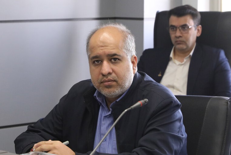 سیاسی‌کاری را متوقف کنید