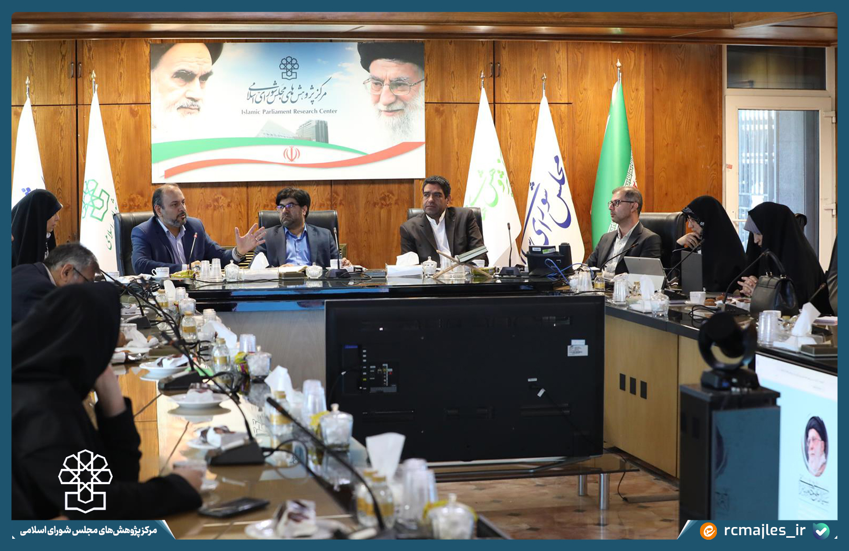 نشست ارزیابی عملکرد دستگاه های عضو نظام مراقبت اجتماعی از دانش آموزان