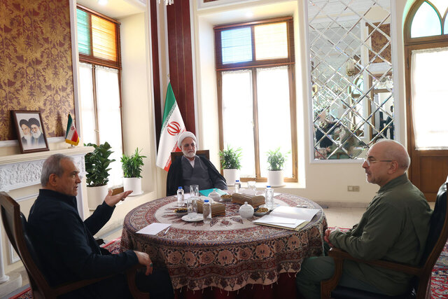 نشست مشترک سران سه قوه برای بررسی مسائل اقتصادی و معیشتی