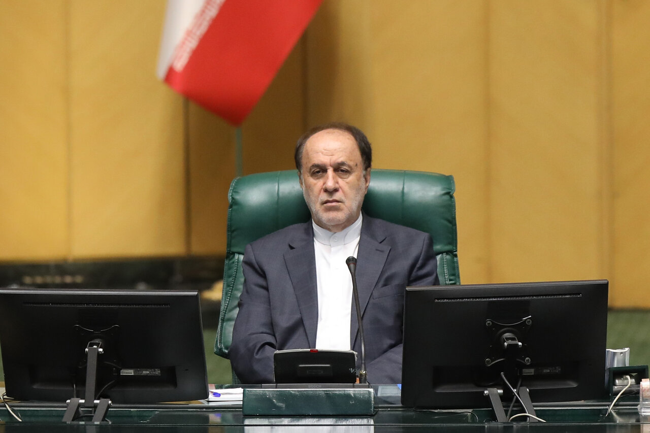 به‌کارگیری نیروهای شرکتی به شیوه فعلی، نوعی برده‌داری نوین است