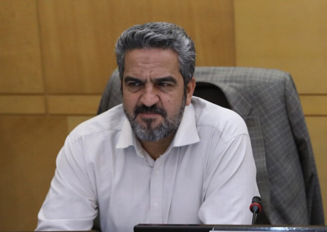 افزایش قیمت بنزین نقطه آغاز اصلاح اقتصادی نیست / دولت به‌جای گرانی بنزین تورم را مهار کند