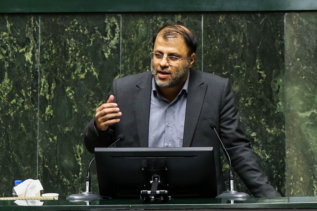 رابطه پلتفرم‌ها با رانندگان “کارگری” است / سرمایه‌داری پلتفرمی حقوق کارگران را دور می‌زند