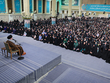 زن در اسلام «گل» است نه کارگزار خانه / الگوی زن ایرانی، حضرت زهرا(س) است