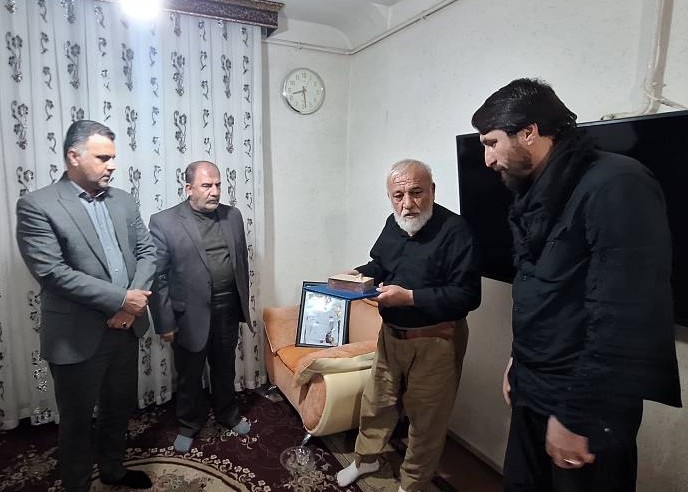 حفظ عزت و استقلال کشور نیازمند از خودگذشتگی است