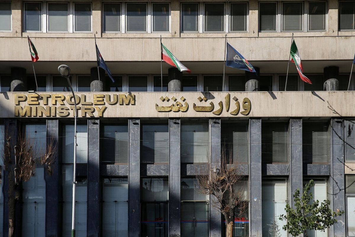 عمر ۳ ساعته یک انتصاب در وزارت نفت؛ هزینه بی‌ثباتی مدیریتی در قلب اقتصاد ایران به چه کسی تحمیل می‌شود؟