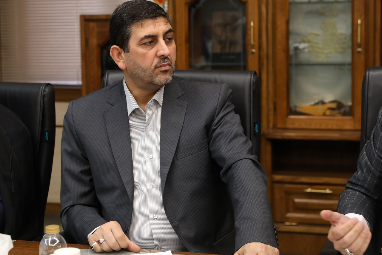 افزایش حقوق کارگران باید اجرا شود؛ کمیسیون اصل ۹۰ تا حصول نتیجه پیگیری می‌کند