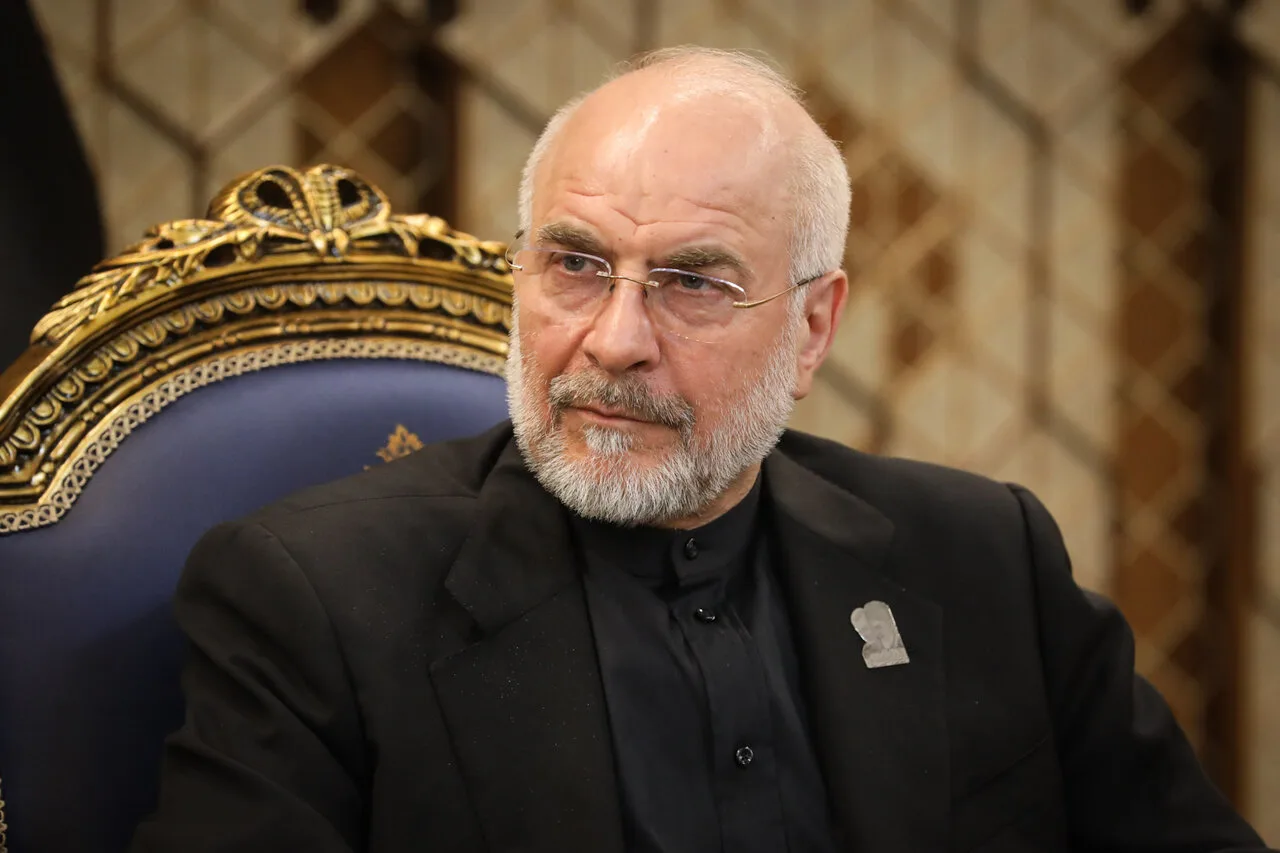 انتقام خون آقای شهیدمان را نیز به ثمر خواهیم نشاند/در یک جنگ جوهری و وجودی با آمریکا قرار داریم